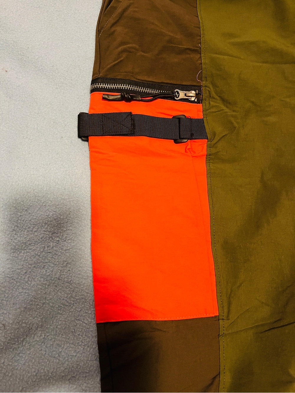 Motive NWT Men's Olive & Orange Contrast Utility Joggers - Picture 6 of 8